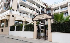 Green Paradise Deluxe Apartments